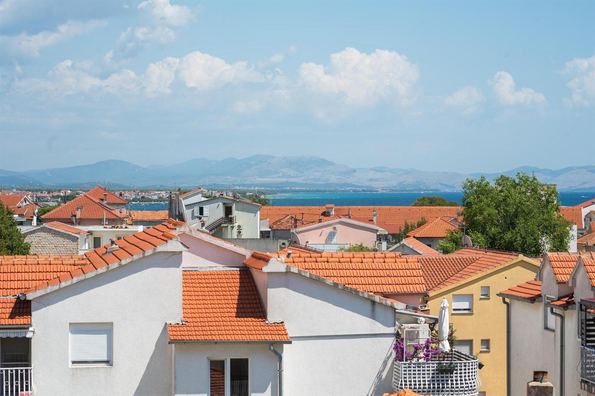 Apartments And Rooms Mladen Vodice Habitación foto