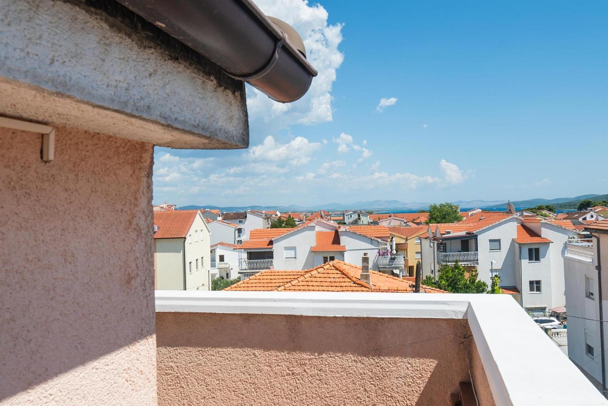Apartments And Rooms Mladen Vodice Habitación foto