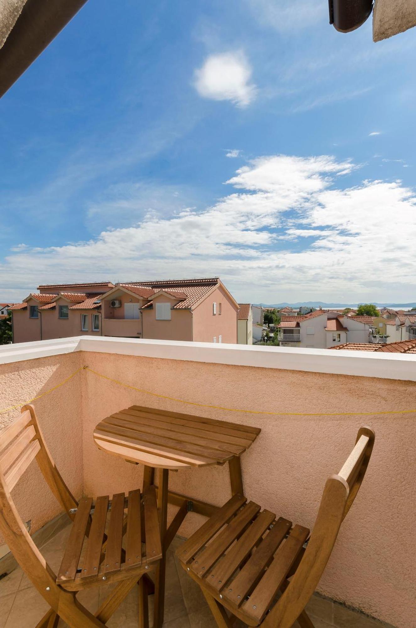 Apartments And Rooms Mladen Vodice Exterior foto