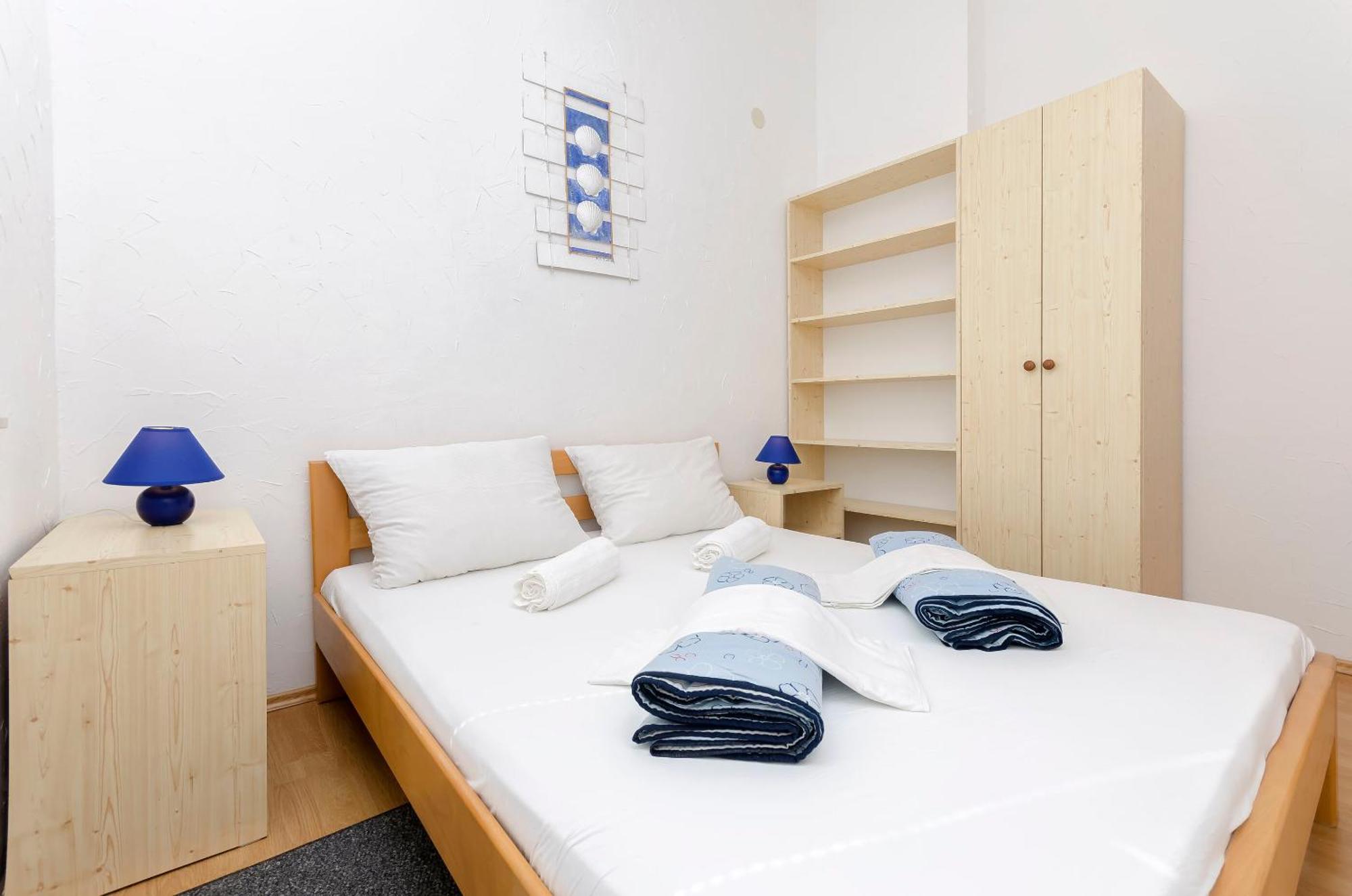 Apartments And Rooms Mladen Vodice Exterior foto