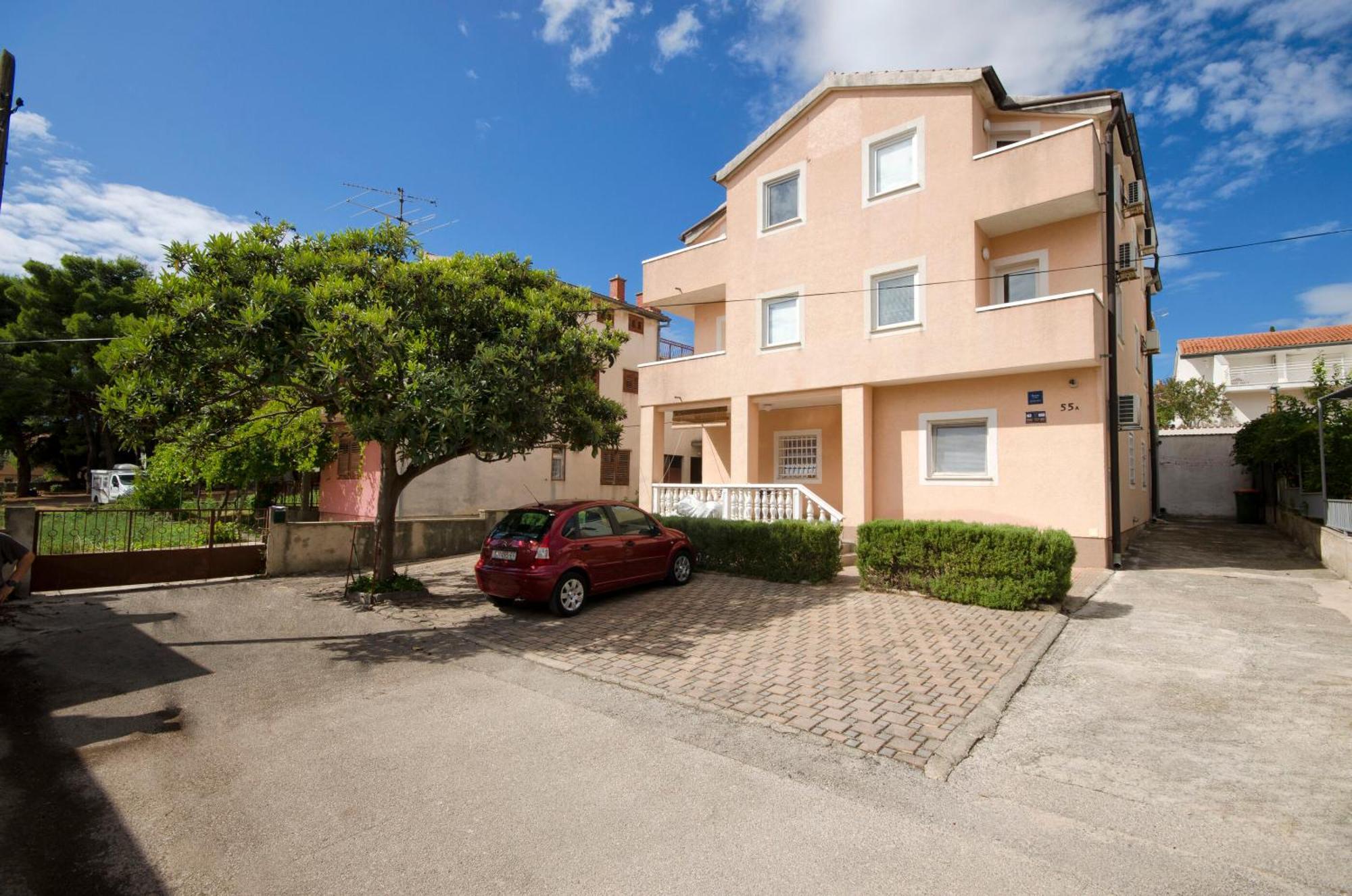 Apartments And Rooms Mladen Vodice Exterior foto