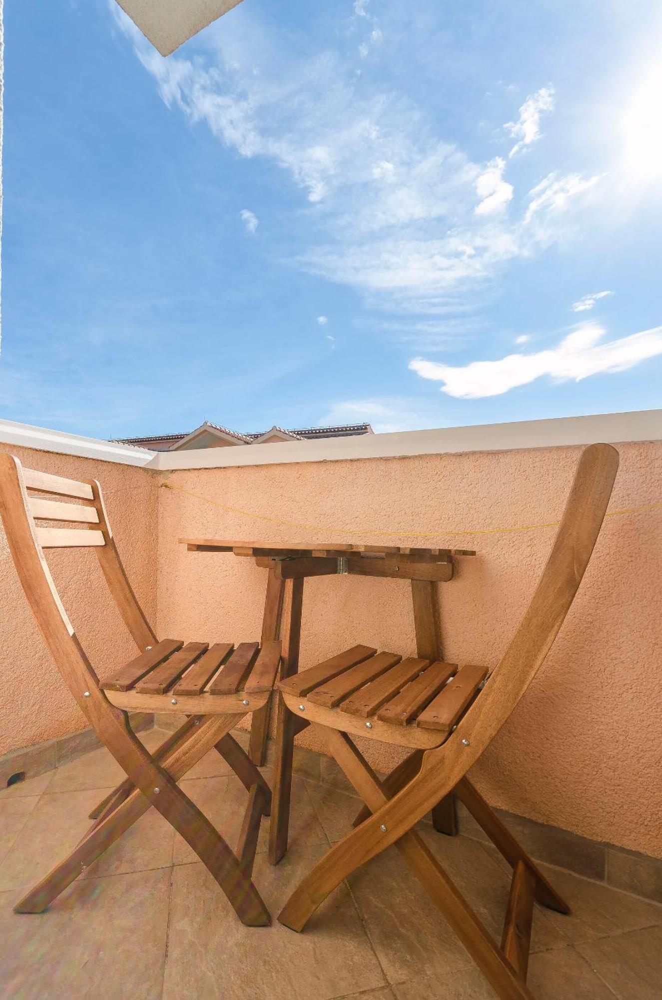 Apartments And Rooms Mladen Vodice Exterior foto